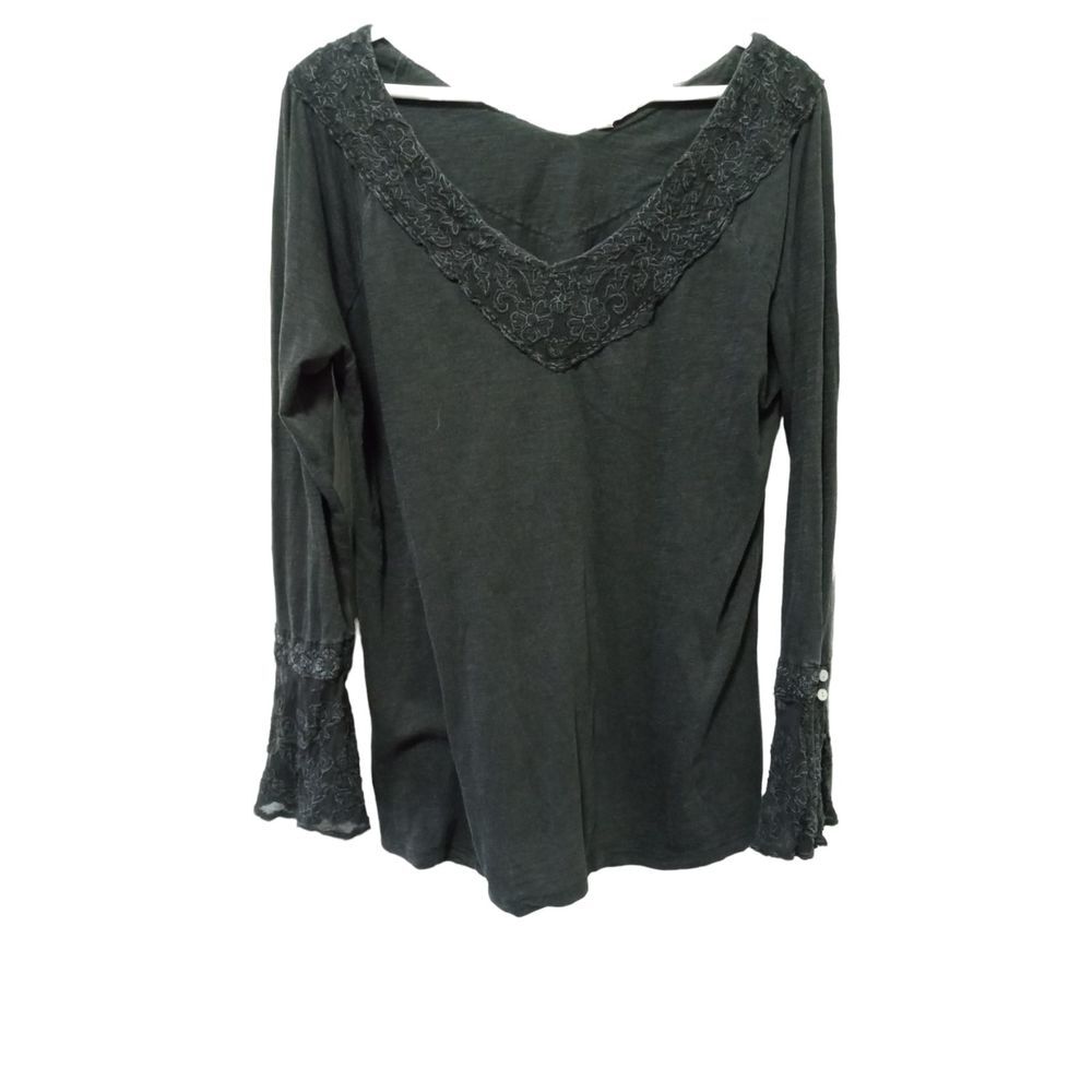 Soft Surroundings‎ Women's Gray Embroidered V-Neck and Long Sleeves XL